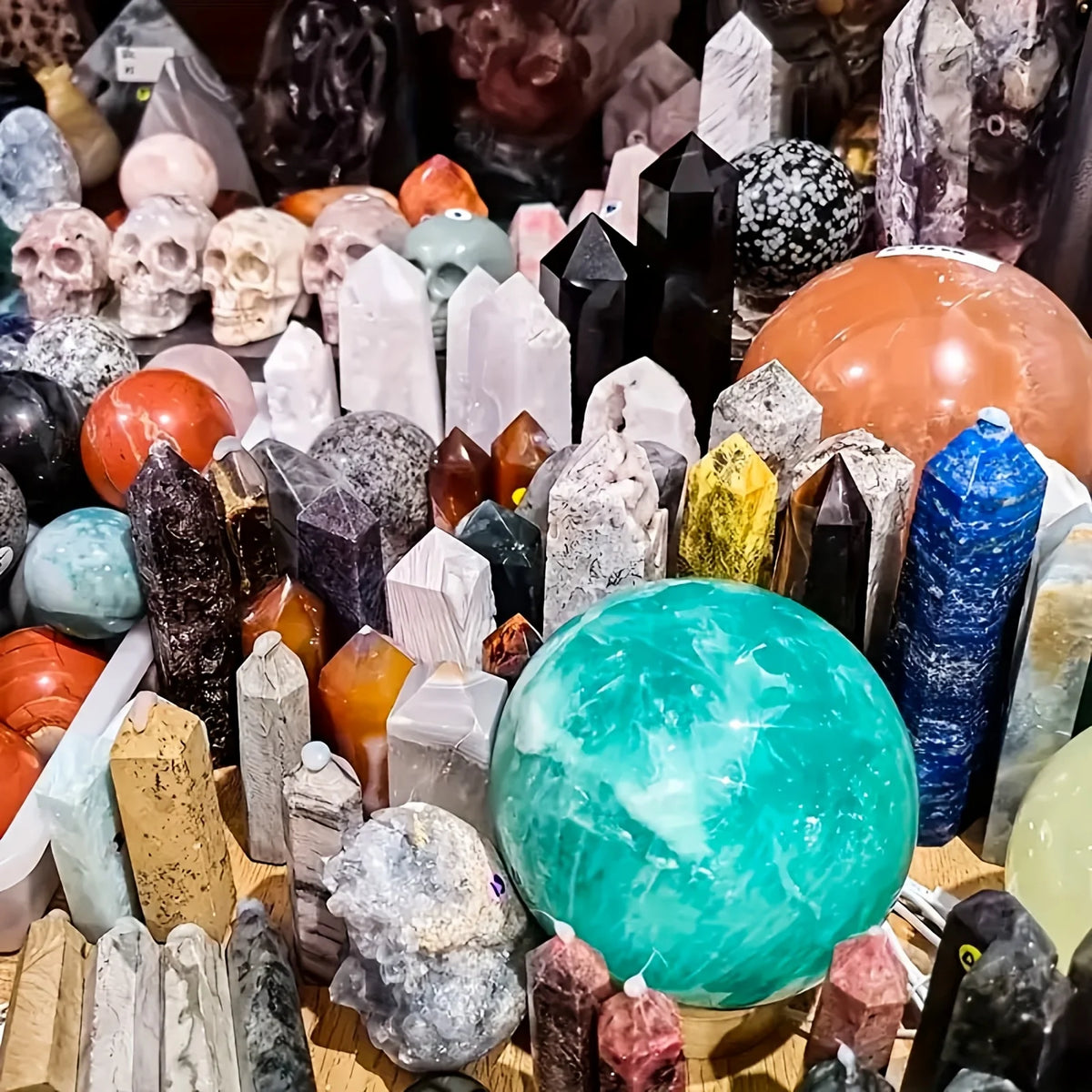 CrystalHola Mixed Stone Gift Box With Crystals And Carvings