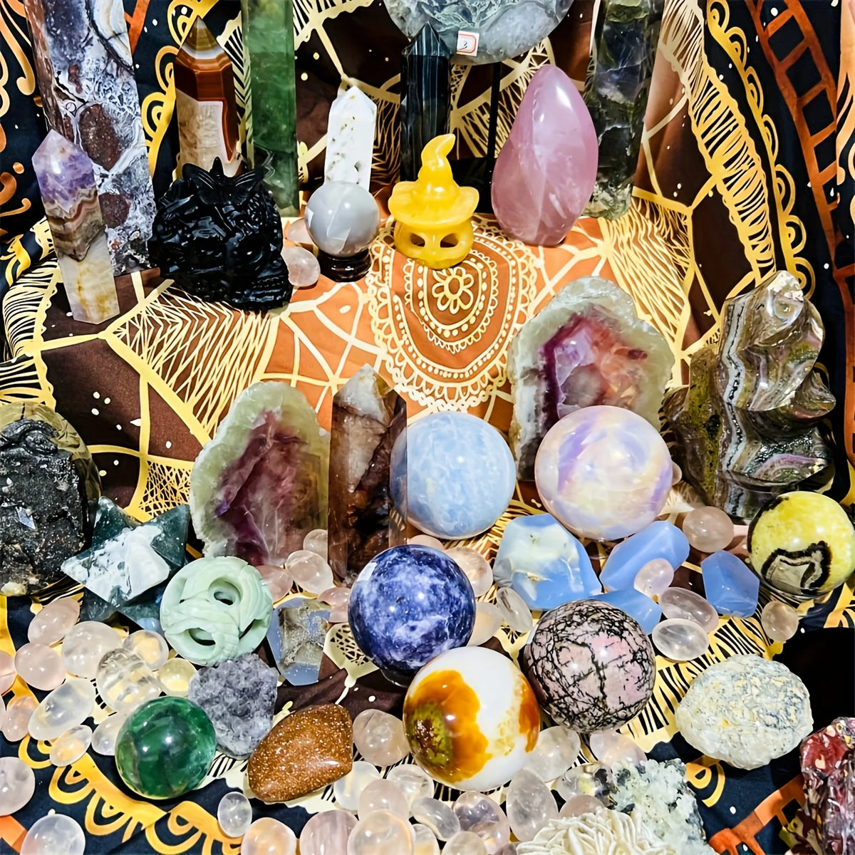 CrystalHola Mixed Stone Gift Box With Crystals And Carvings