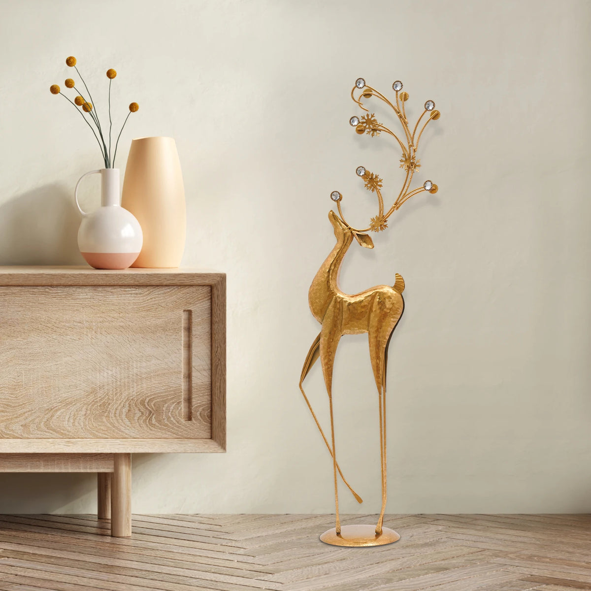 Elegant Metal Deer Statue For Modern Indoor Holiday Decor